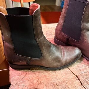 Frye Chelsea Cowboy Boots 100% Full Grain Leather
